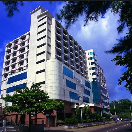 Yuzana Hotel Rangoon Buitenkant foto