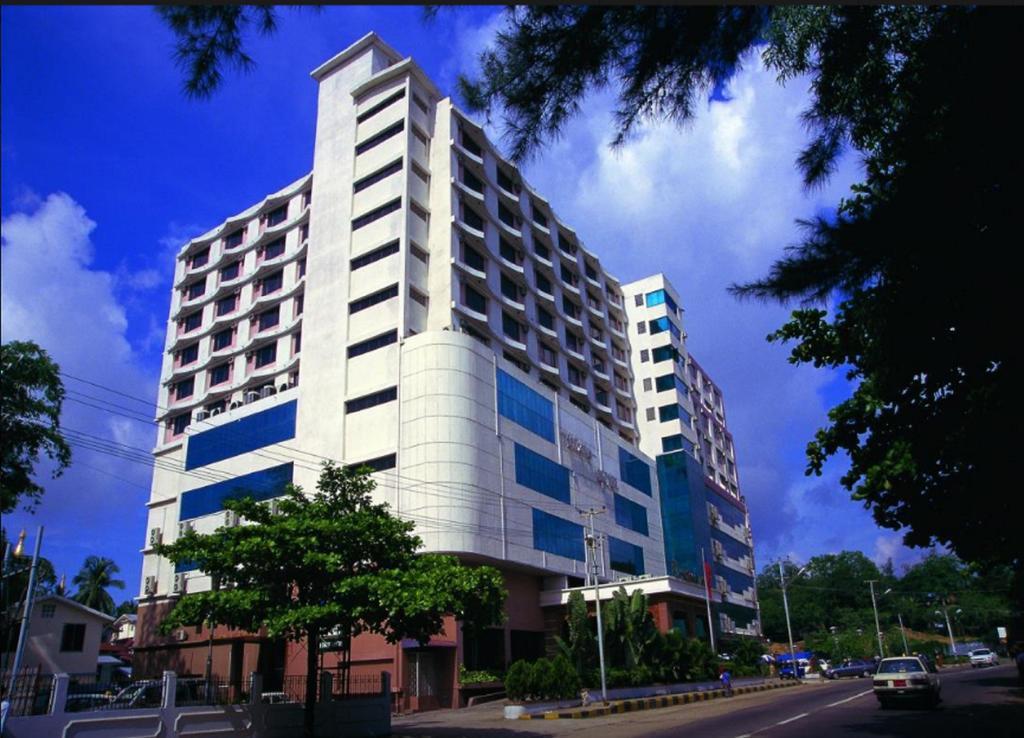 Yuzana Hotel Rangoon Buitenkant foto