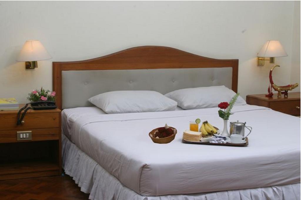 Yuzana Hotel Rangoon Buitenkant foto