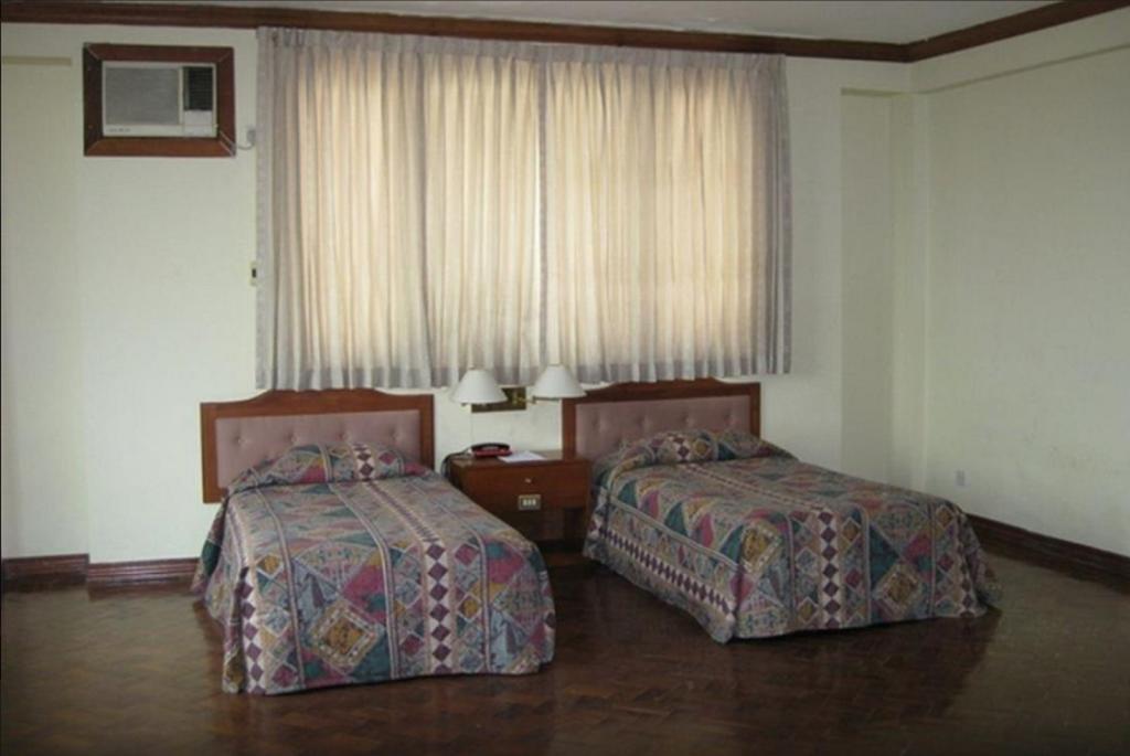 Yuzana Hotel Rangoon Buitenkant foto