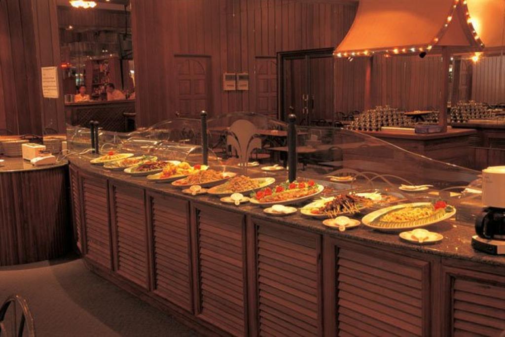 Yuzana Hotel Rangoon Buitenkant foto