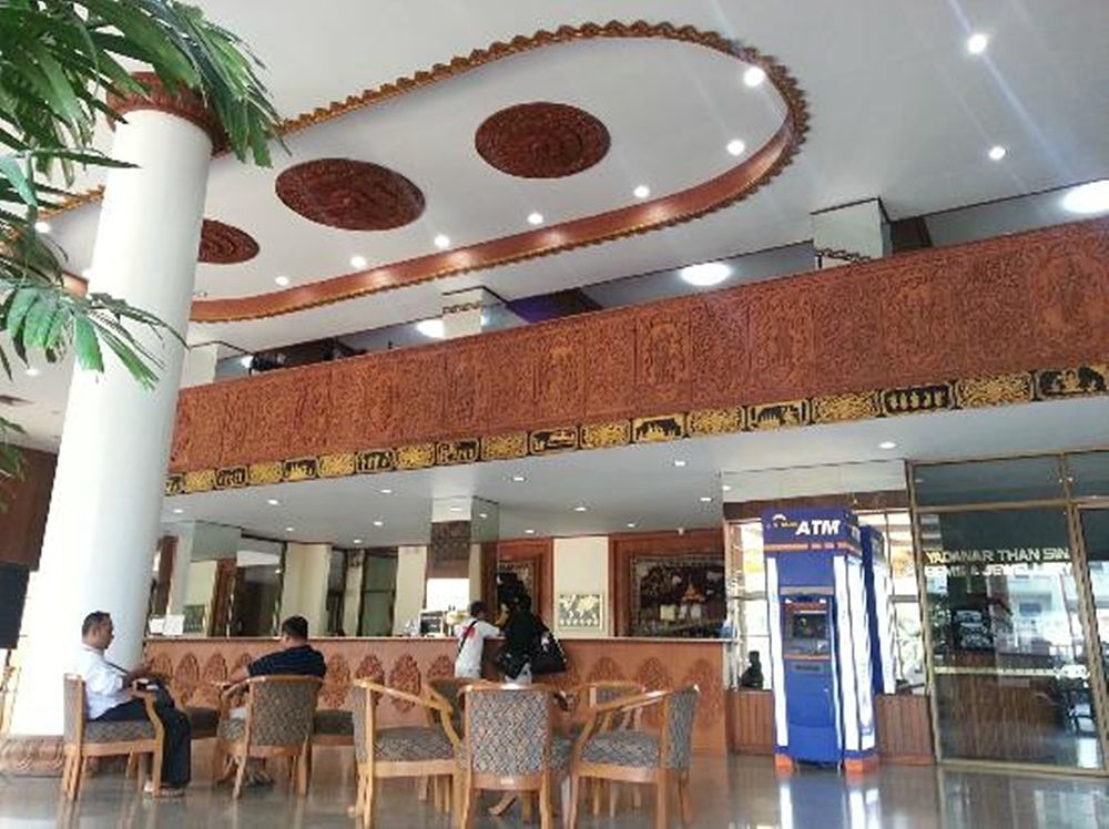Yuzana Hotel Rangoon Buitenkant foto
