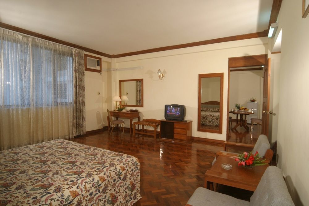 Yuzana Hotel Rangoon Buitenkant foto